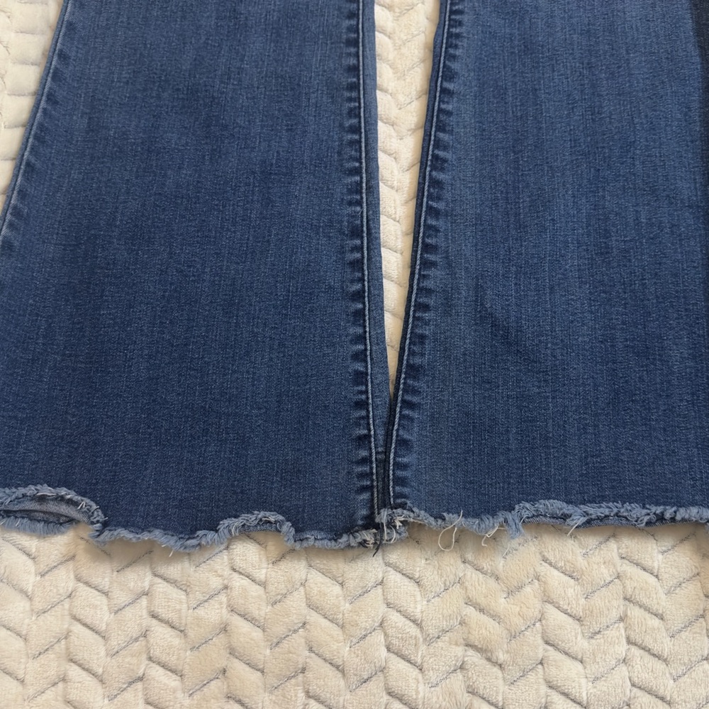 Knox Rose Flare Pull On Raw Hem Jeans Super Flattering! Size 6 - Picture 2 of 7